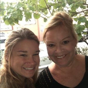 Meet your Posher, Holly